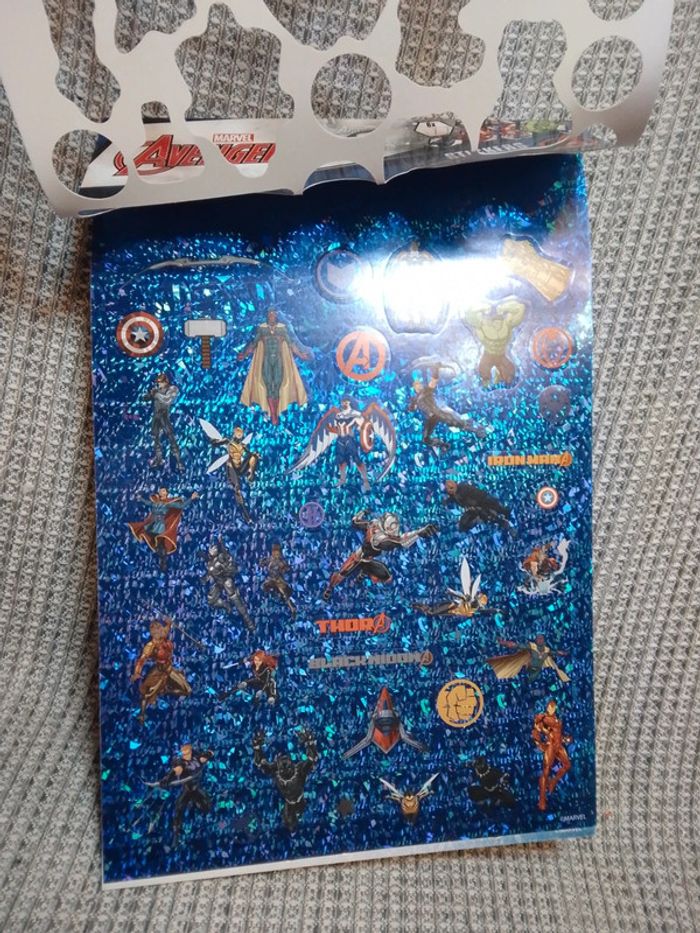 Livret de stickers holographiques "Avengers" Marvel - photo numéro 2
