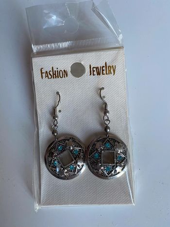 Boucles d’oreilles neuves