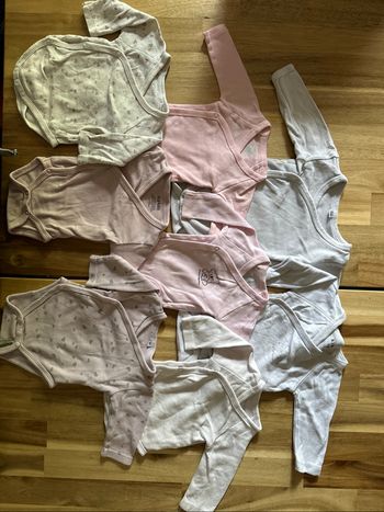 8 bodies cache cœur