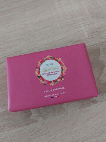 Savon Nocibé les délices parfum.macaron framboise neuf