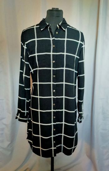 Robe noire à carreaux blancs – Anna Karef (AK)