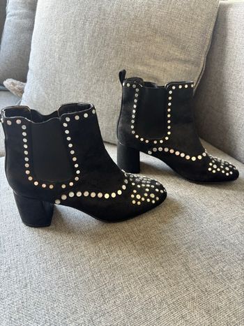 Bottines à clous genre zadig et voltaire 