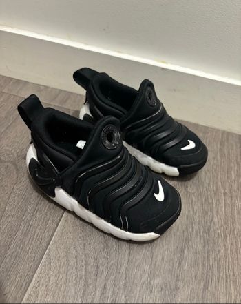 Baskets Nike Dynamo go
