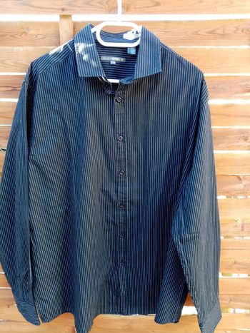 Chemise à rayures blanches