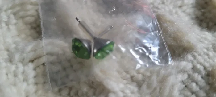 Clous oreilles verts - photo numéro 2