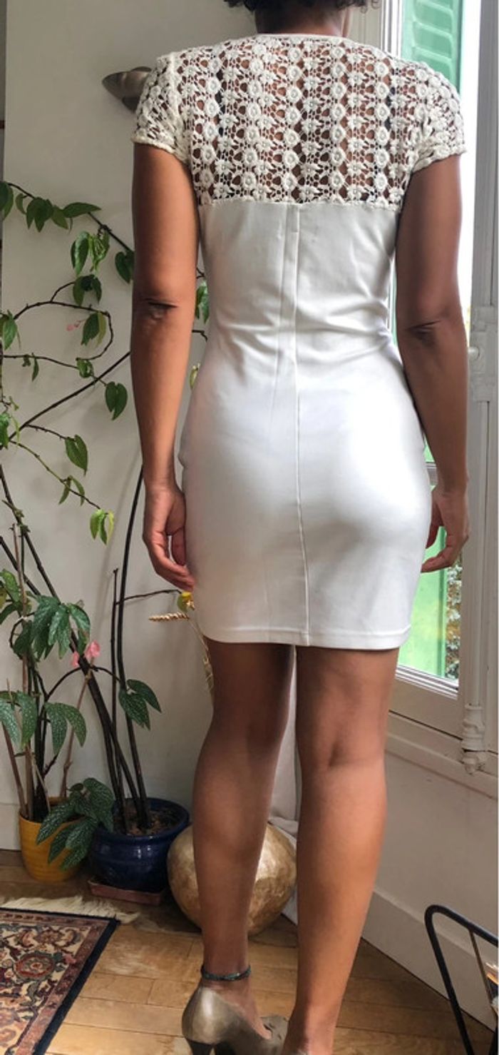 Robe mini avec guipure - photo numéro 9