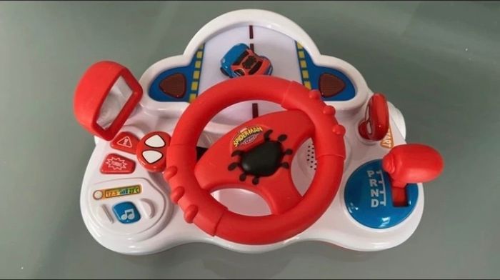 Voiture Spiderman poste de pilotage