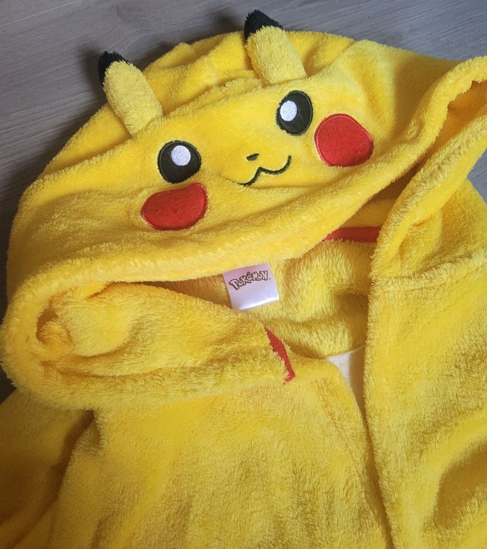 Peignoir Pikachu 7-8 ans - photo numéro 2