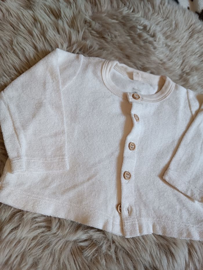 Jolie ensemble petit bateau 6 mois - photo numéro 10
