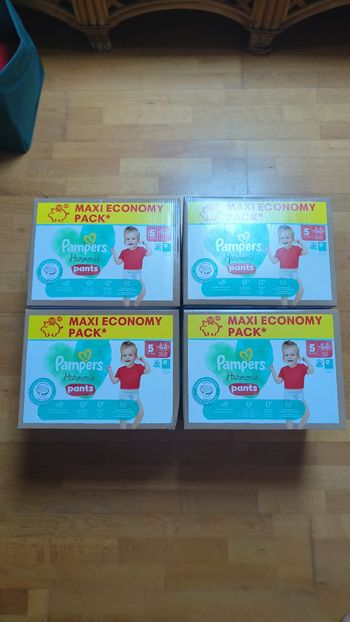 4 maxis economy packs Pampers harmonie pants taille 5