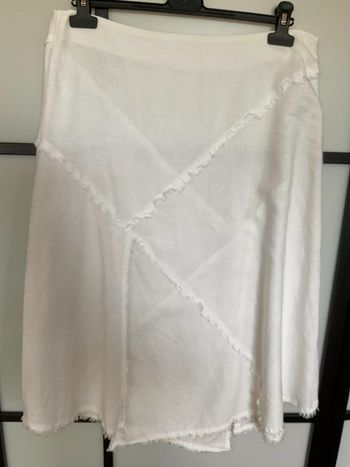 Jupe blanche fendue