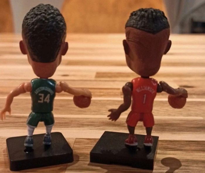Lot de deux figurines neuves basket NBA Antetokounmpo et Zion Williamson - photo numéro 2