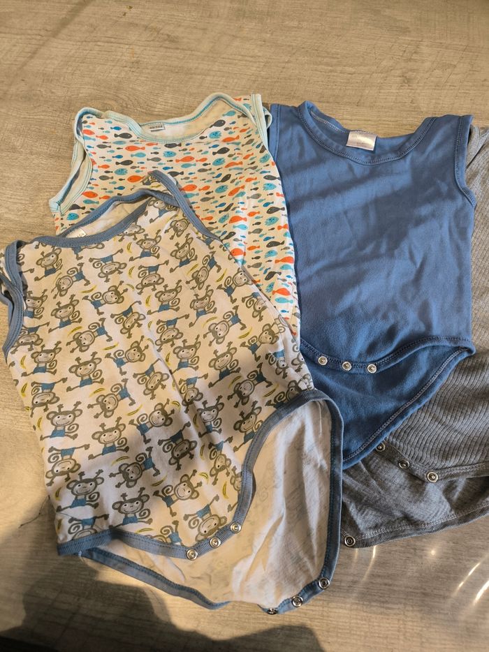 Lot bodys 3 ans - photo numéro 2