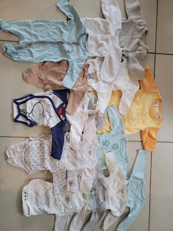 Lot de vêtements naissance