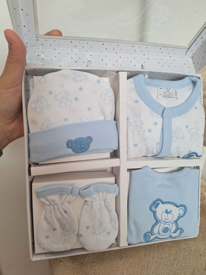 Coffret cadeau ensemble naissance bleu 0/3 mois