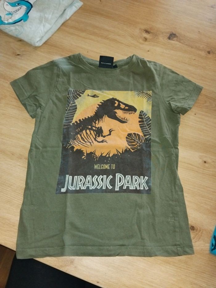 Lots de 2 t shirts jurassic park - photo numéro 2