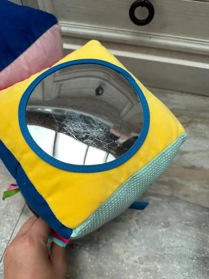 Chien Damien et ces cubes d'éveil en tissu Oxybul - photo numéro 10