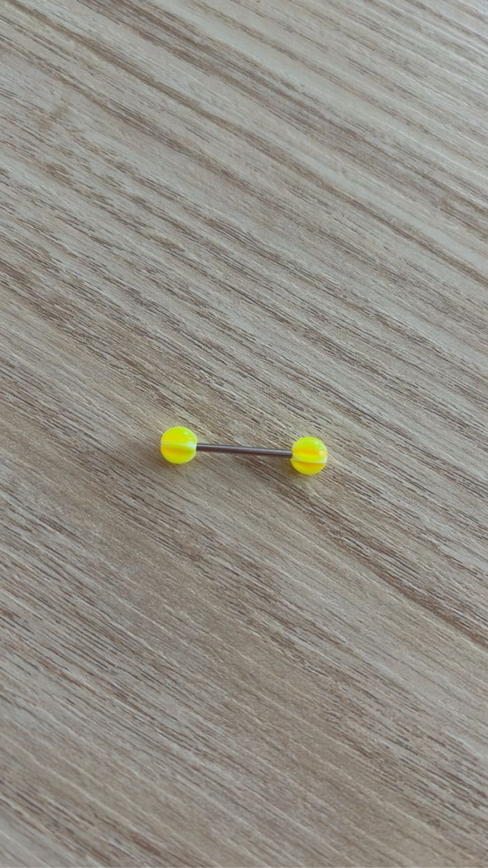 Piercing à la langue en acier inoxydable