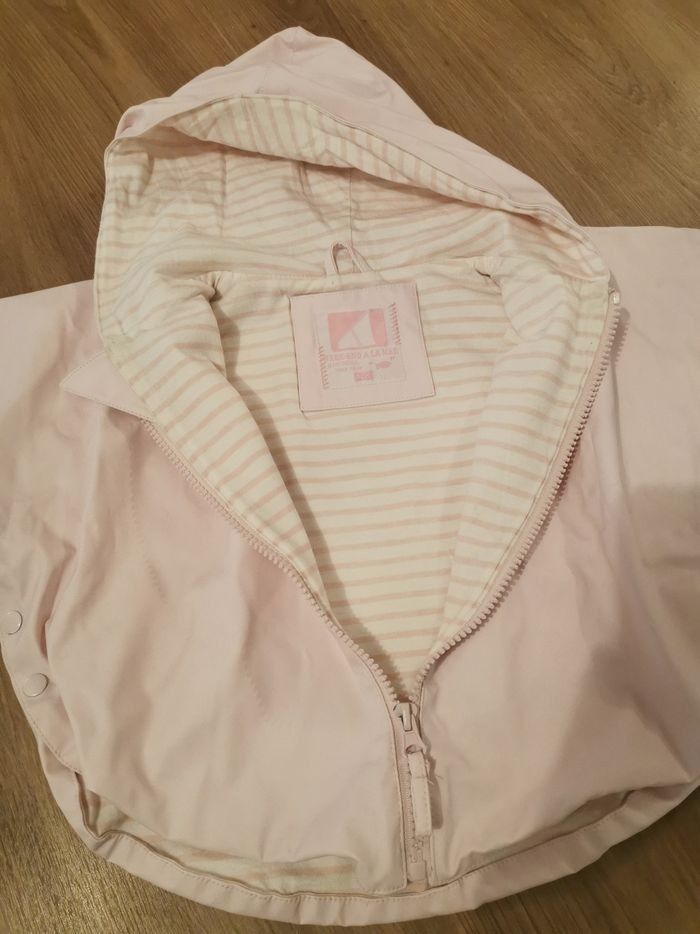 Veste légère, de pluie, rose pâle et blanche, 12 mois