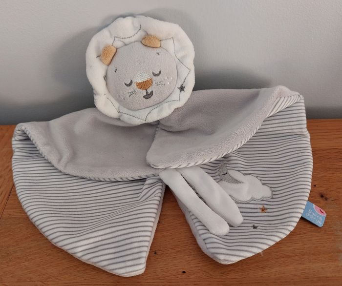 Doudou plat lion - Sucre d'orge