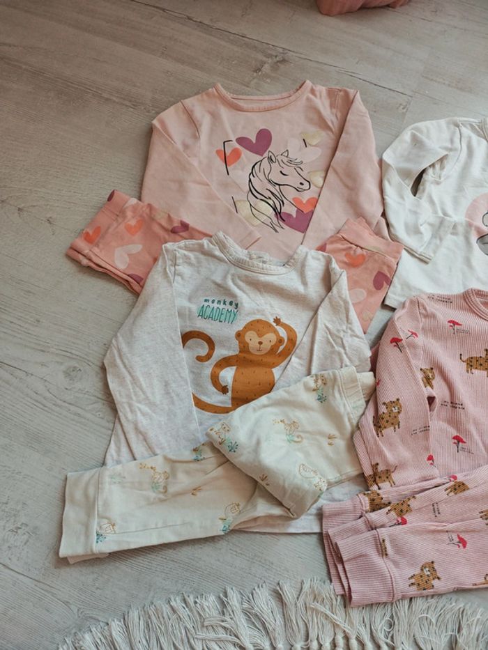 Lot pyjamas mi-saison 24-36 mois - photo numéro 2