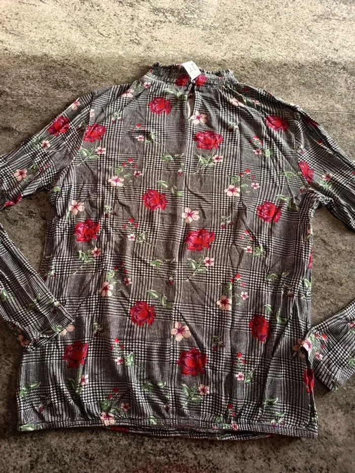 T-shirt taille 40 sans marque - photo numéro 2