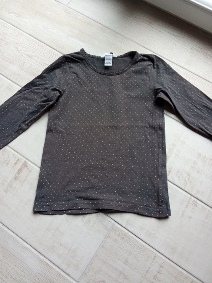 T-shirt gris à point blanc H&M 6 8 ans