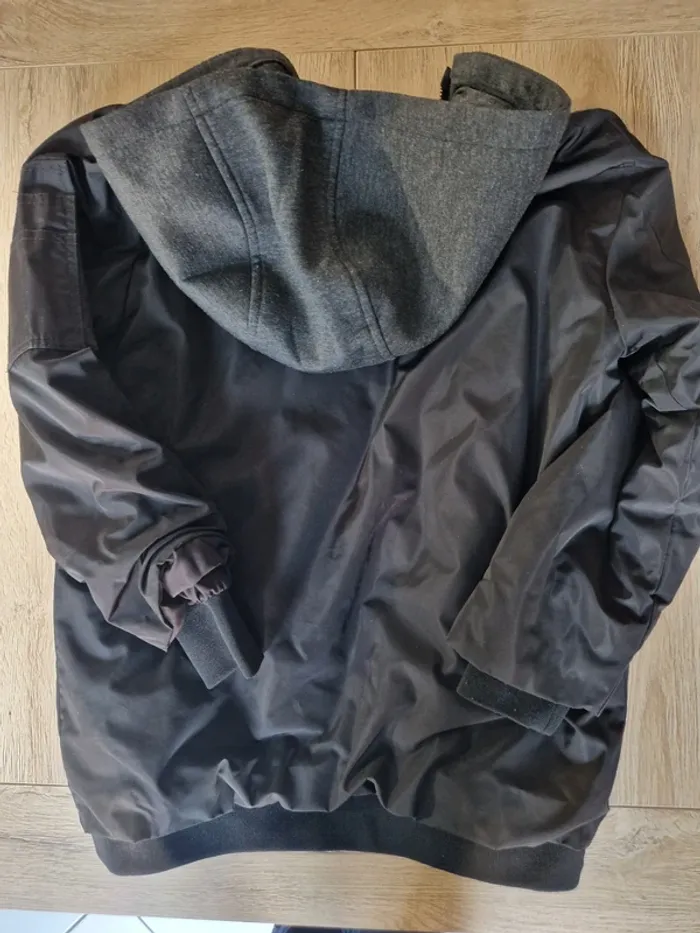 Blouson garçon Zara noir taille 8 ans - photo numéro 4