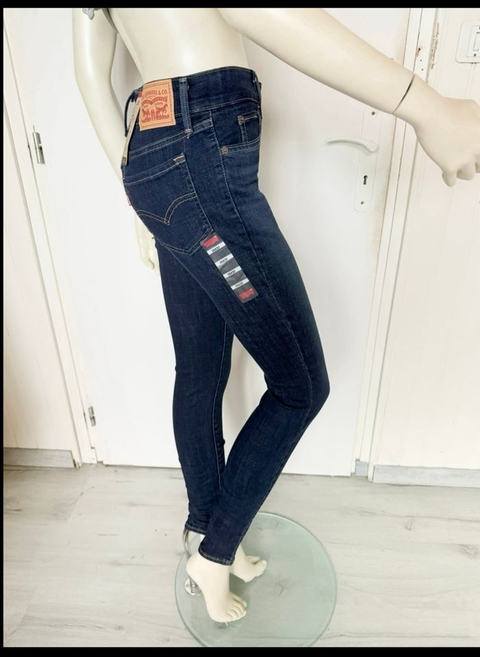 Jean Levi’s 711 Skinny femme – Taille 26/32 – bleu foncé – Neuf avec étiquette - photo numéro 9