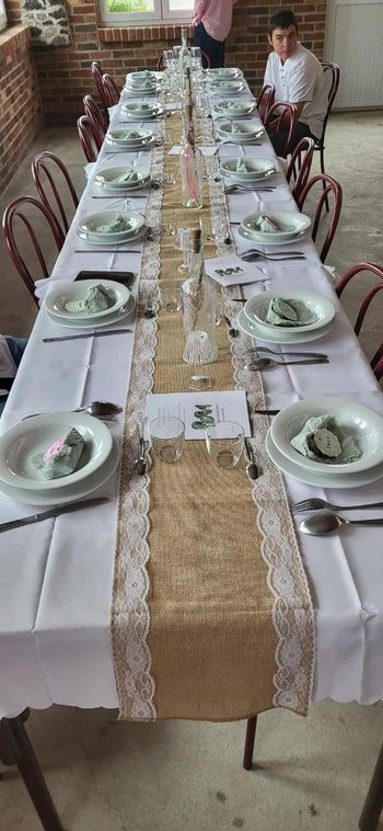 10 nappes blanches