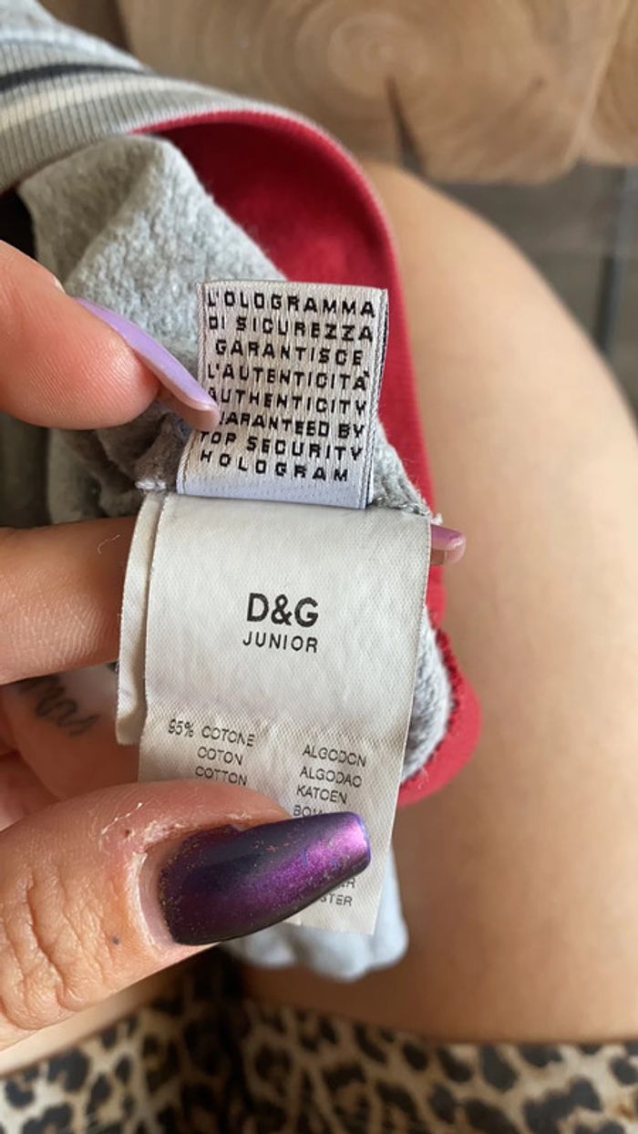 Sweat dolce & gabbanna 3/6 mois bon état gris et rouge - photo numéro 7