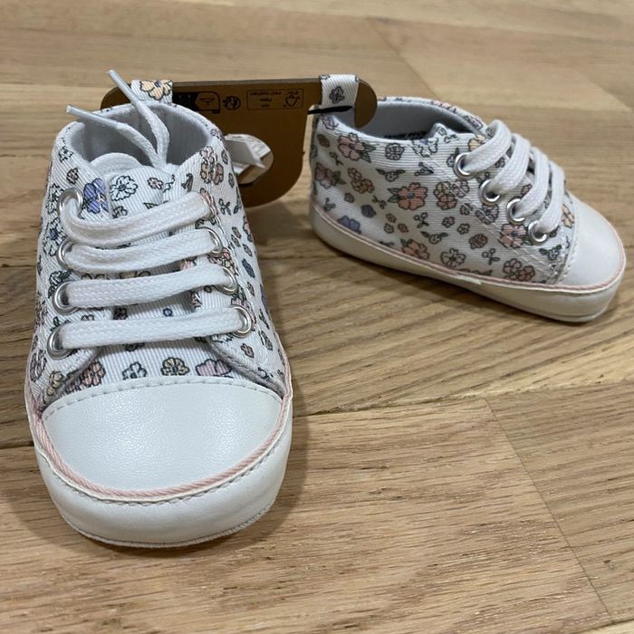 Chaussures bébé 6/9 mois