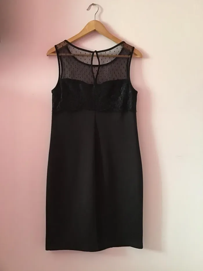 Robe de soirée noir avec dentelle - photo numéro 3