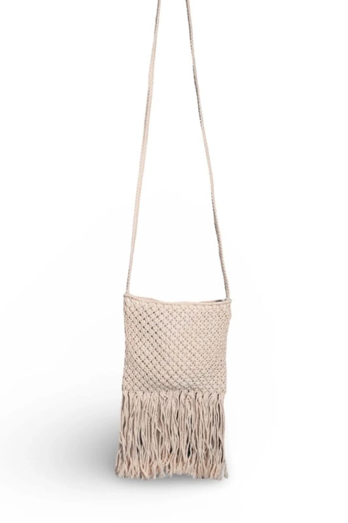Sac bandoulière beige en macramé et franges • macramé crossbody bag with fringes - photo numéro 6