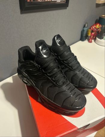 Tn full black taille 43