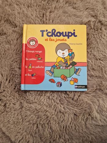 Livre t'choupi et les jouets