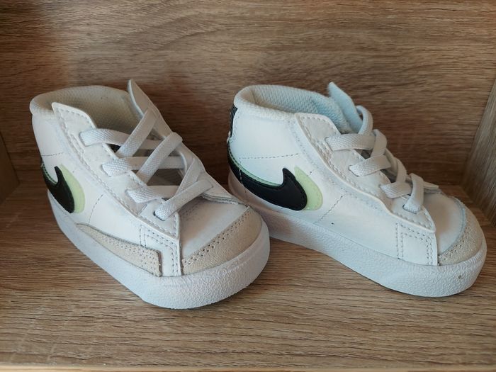 Superbe nike blazer pointure 19.5 - photo numéro 2