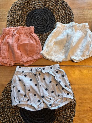 Lot 3 shorts été 18/24 m