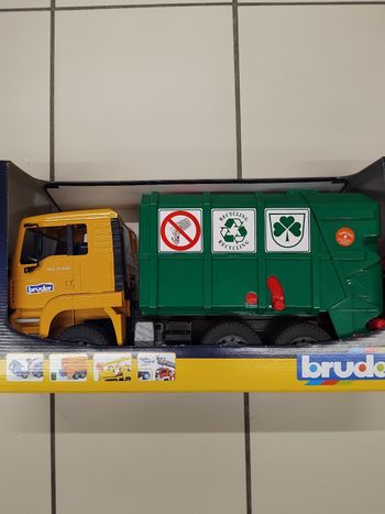 Camion poubelle Bruder