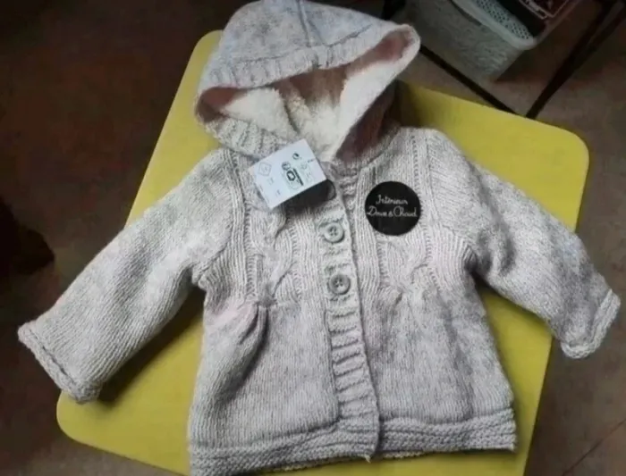 Veste en mailles bébé