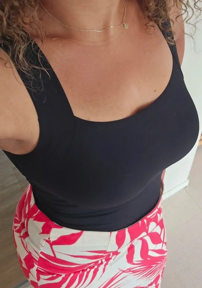 Débardeur avec brassière rembourrée intégrée noir - photo numéro 2