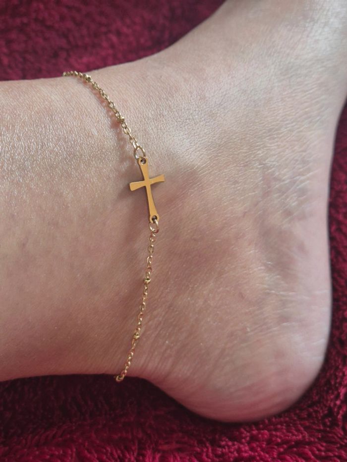 Jolie chaîne de cheville motif croix en acier - photo numéro 3