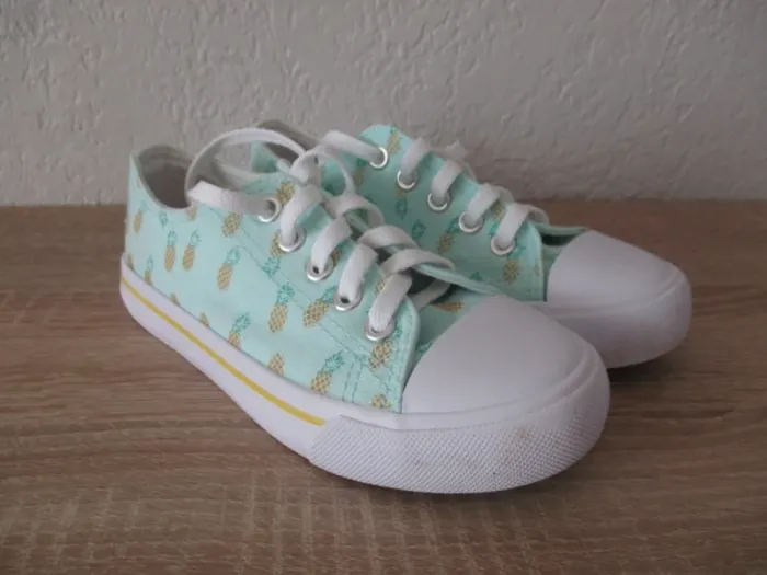 Basket en toile pointure 32