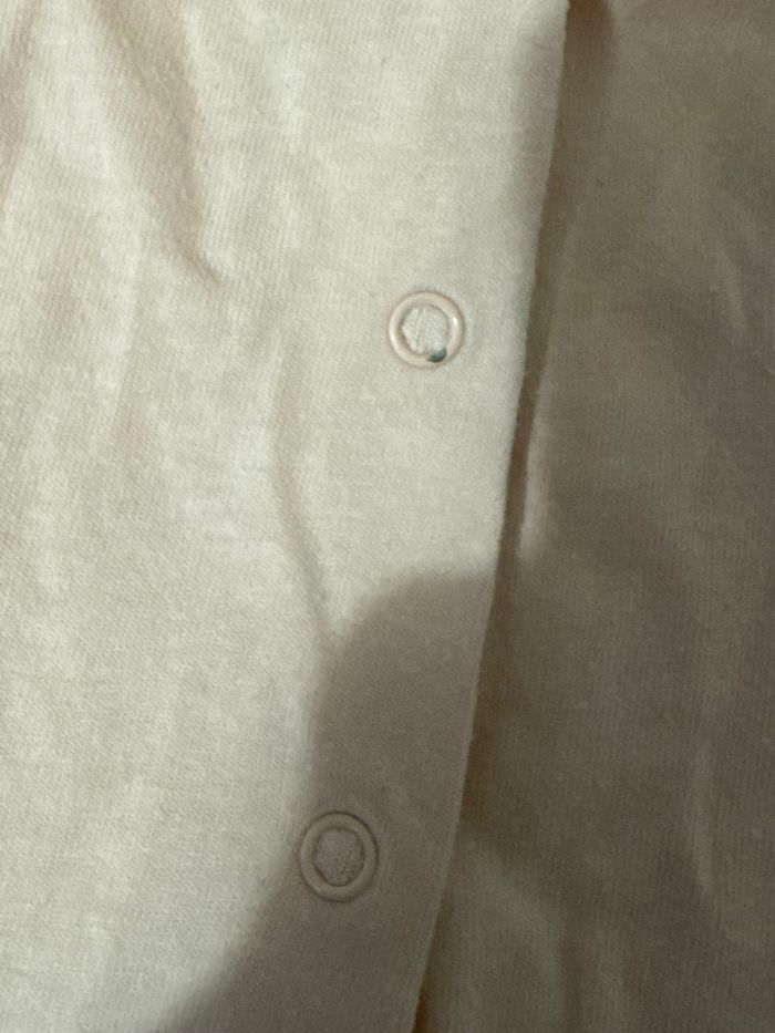 Top manche longue - blanc et rose - Gémo - 6 mois - excellent état - photo numéro 7