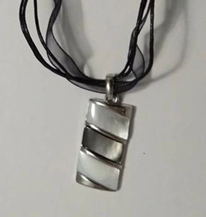 Collier avec pendentif rectangle