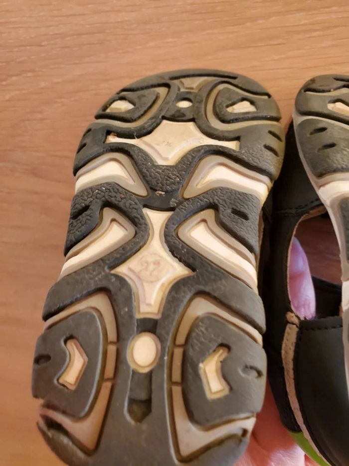 Sandales à scratch chaussea très bon état Taille 22 - photo numéro 10