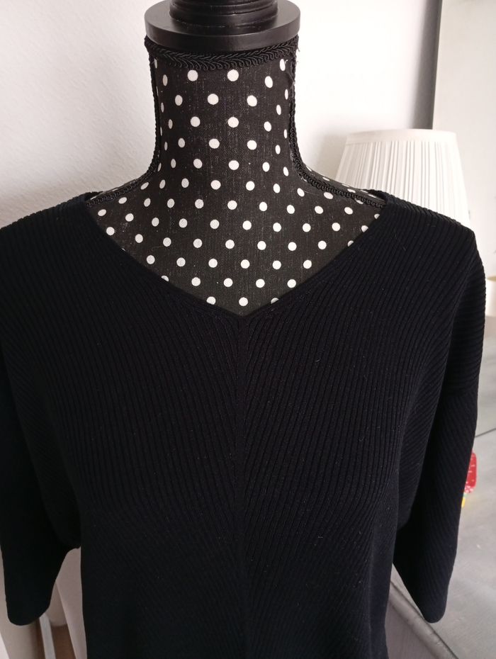 Haut noir en maille. Uniqlo 40 - photo numéro 3