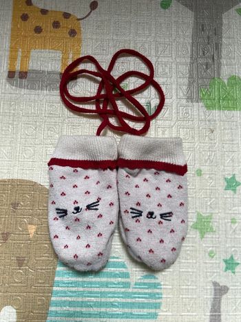 Gants avec cordon