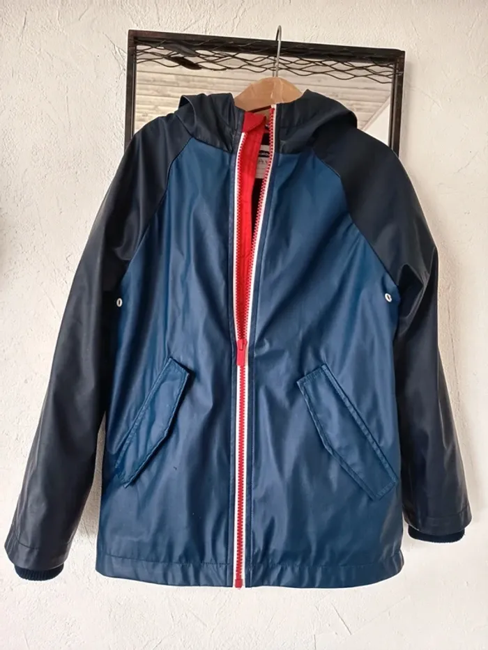 Veste de pluie doublée à capuche et zippée