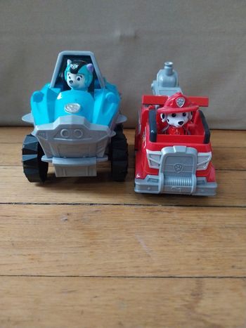 Figurines et vehicules pat patrouille